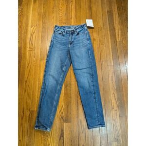 American Eagle AEO Stretch Mom Jeans Medium Wash Blue High Rise 2 Long 26x28.5